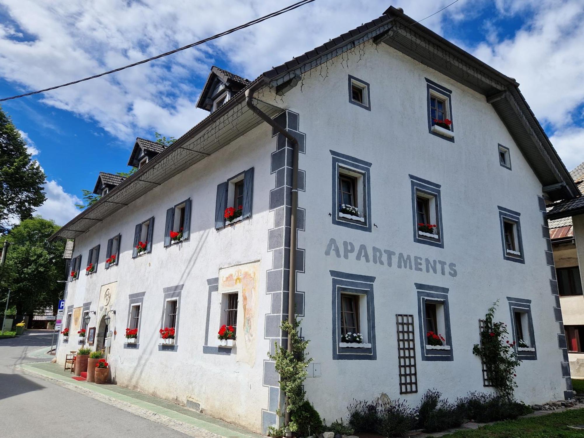 Apartments Belopeski Dvori Kranjska Gora Eksteriør billede